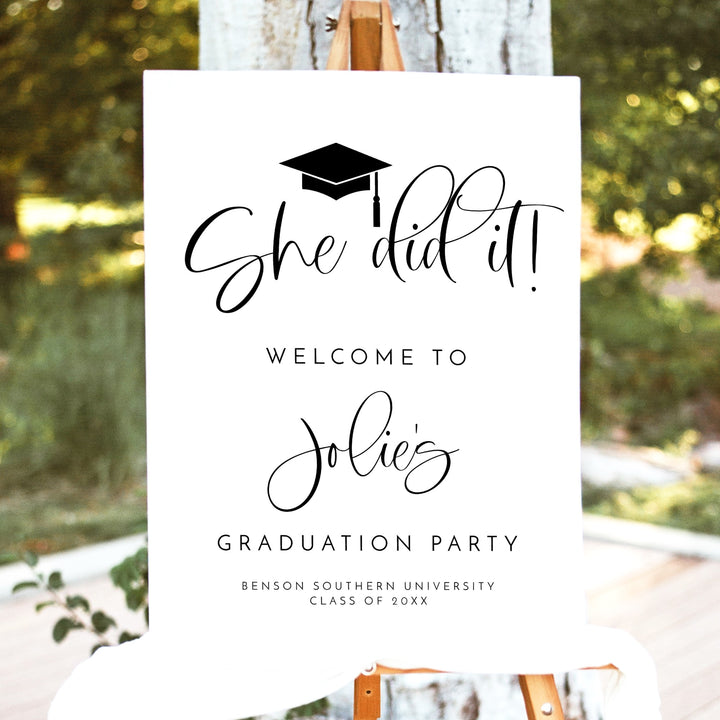JOLIE She Did It Black & White Minimalist Graduation Party Welcome Sign